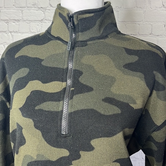 VS Pink Camo Fleece Lined Quarter Zip Pullover Sweatshirt - Picture 2 of 8